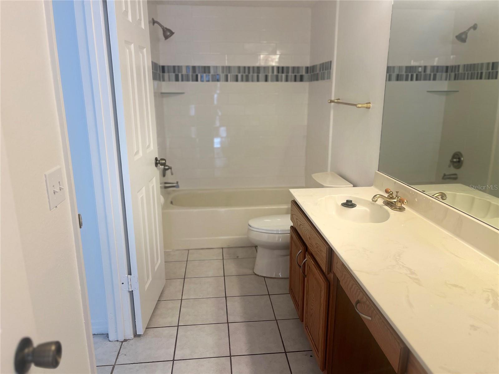 LAKEWOOD AT THE CROSSINGS UNIT TWO - Residential