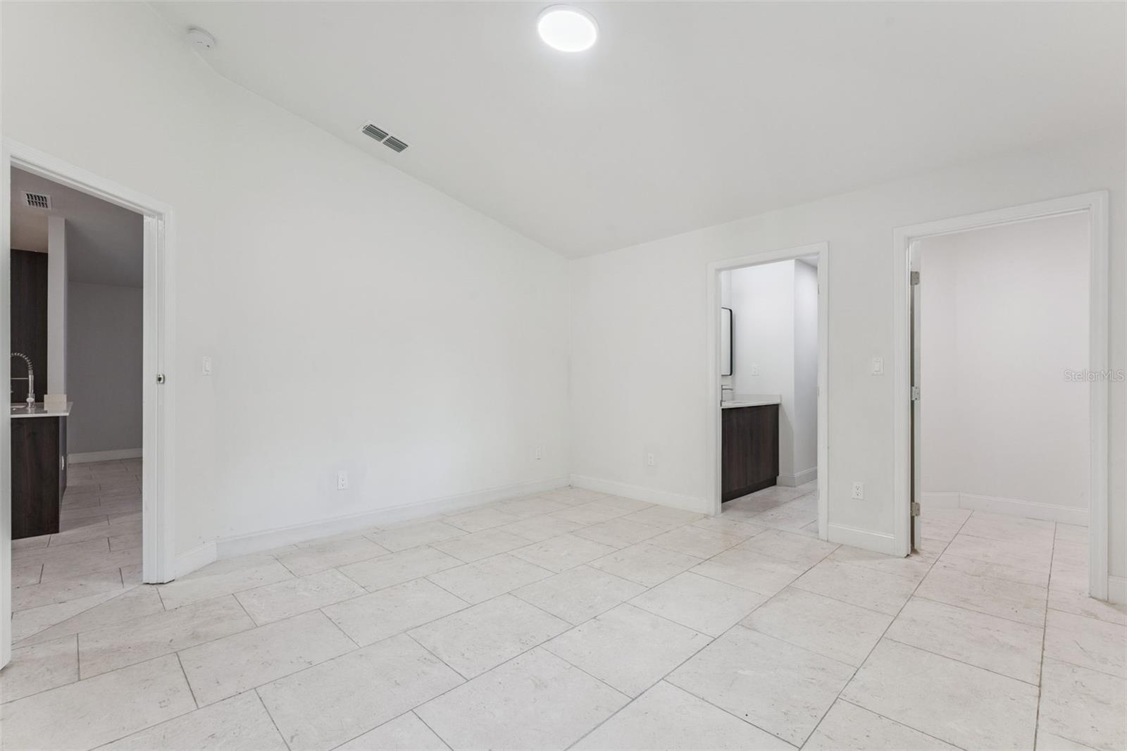 1424 18TH STREET