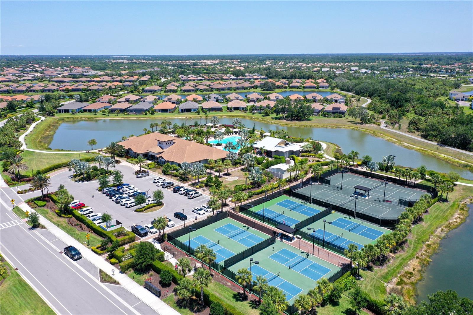 LEGACY ESTATES - Residential