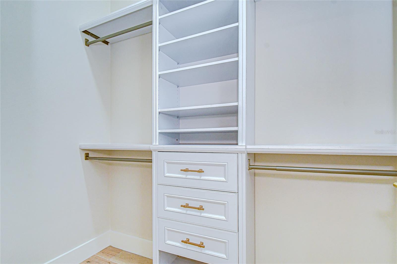 WELLSWOOD ESTATES - Residential