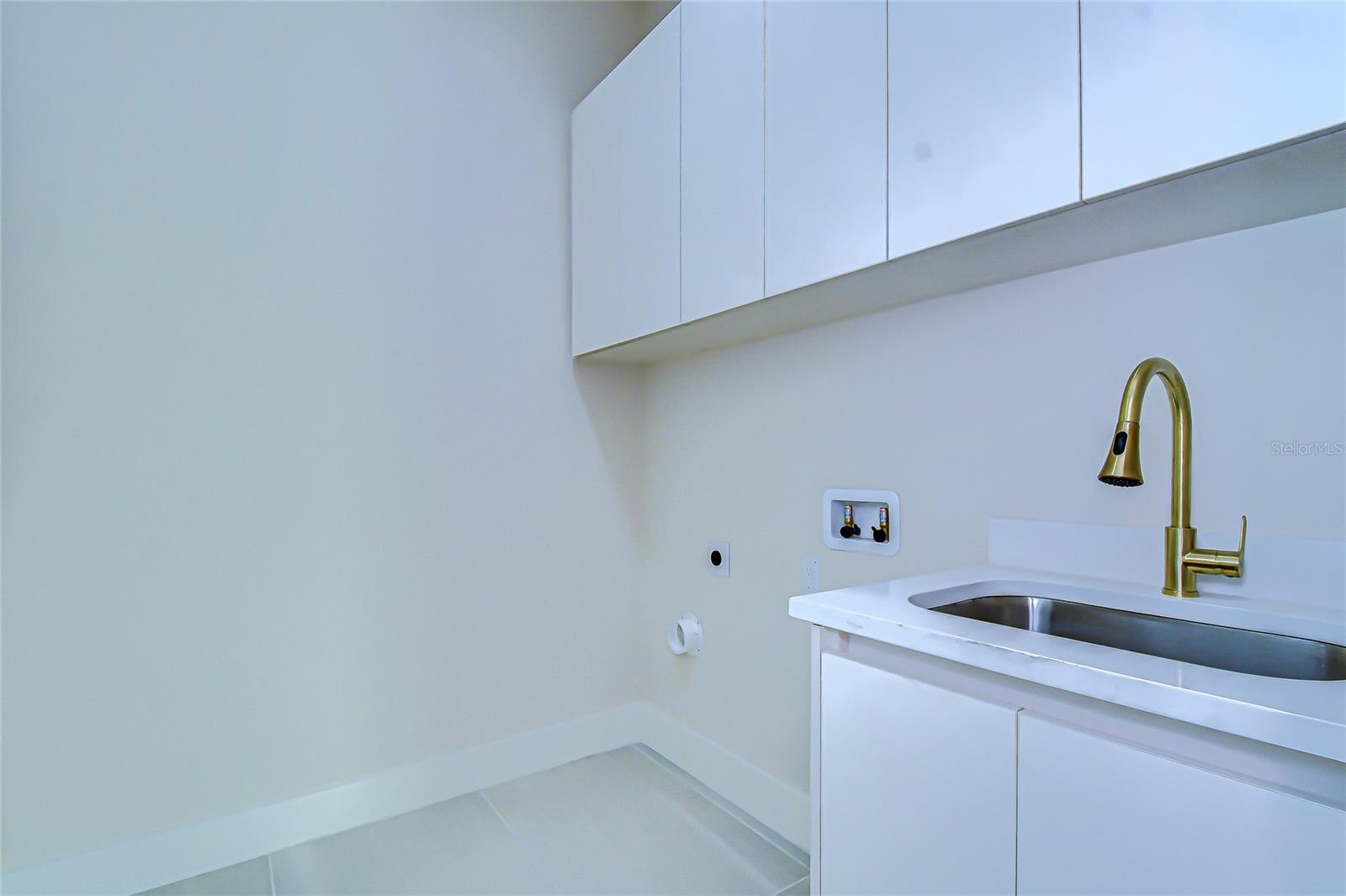 WELLSWOOD ESTATES - Residential