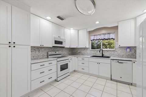 Tiny photo for 11500 SW 84th Avenue Road, Ocala, FL 34481 (MLS # OM715863)