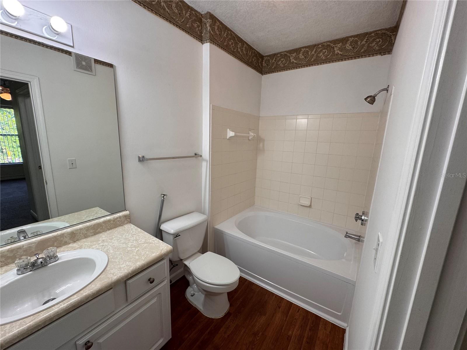 THE VILLAS CONDO - Residential