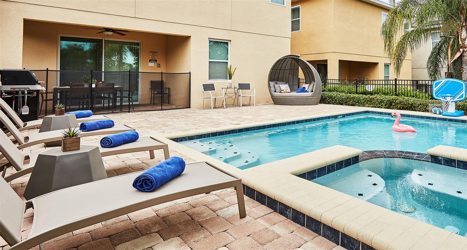 351 PENDANT COURT