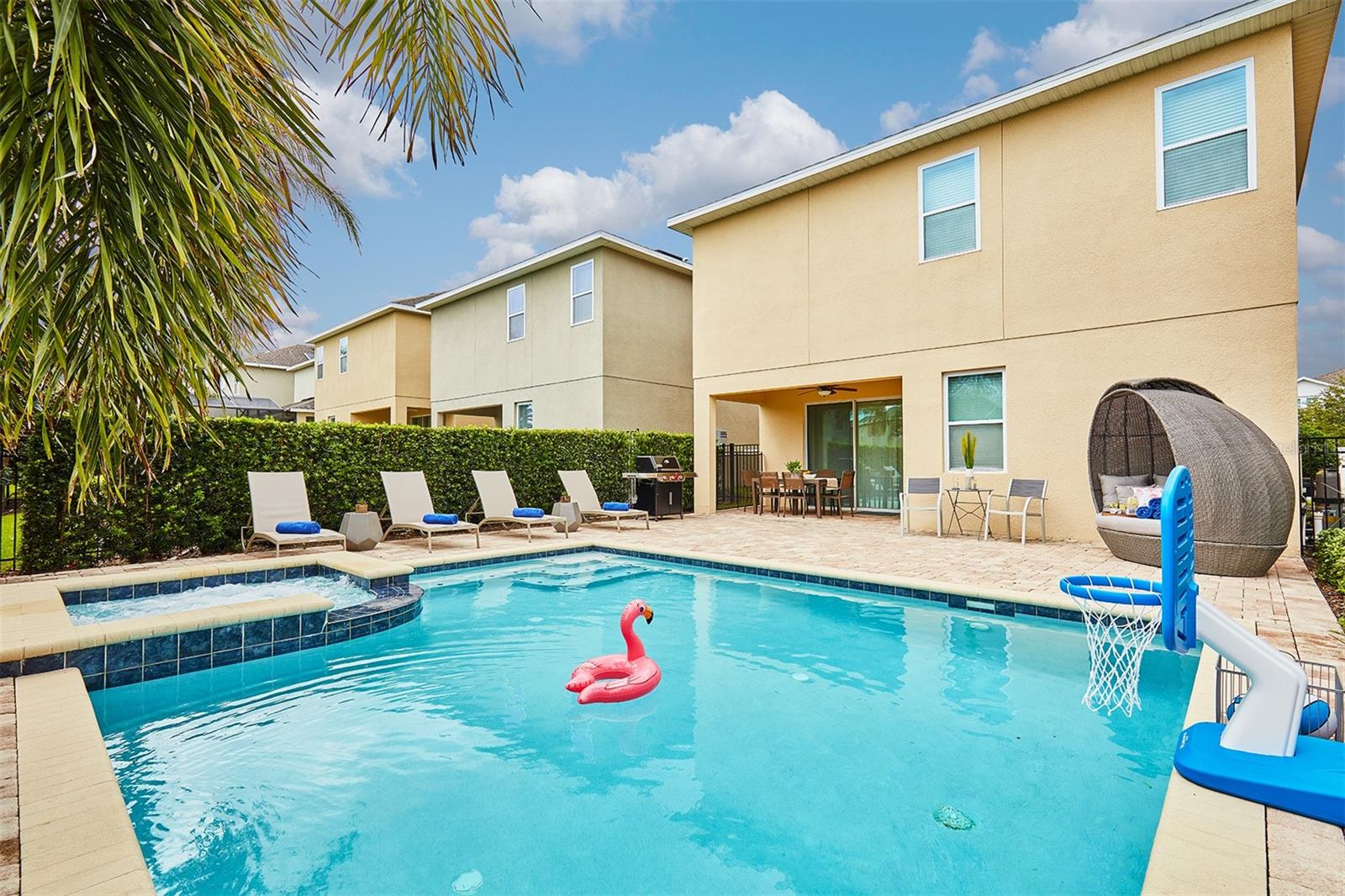 351 PENDANT COURT
