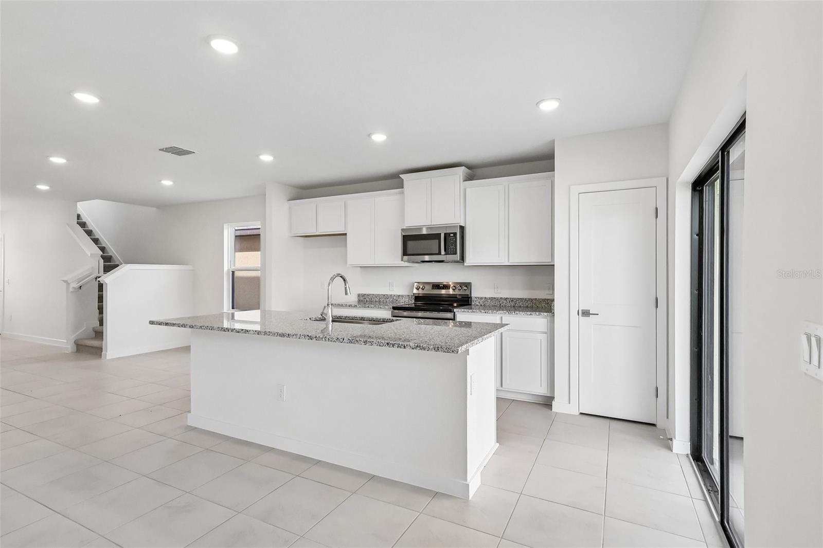 GRASSLANDS WEST - Residential