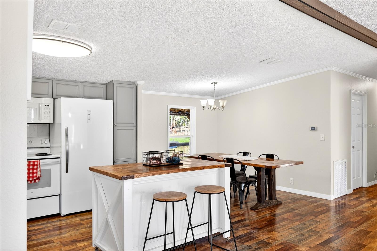 LAKE TROPICANA RANCHETTES 02 - Residential