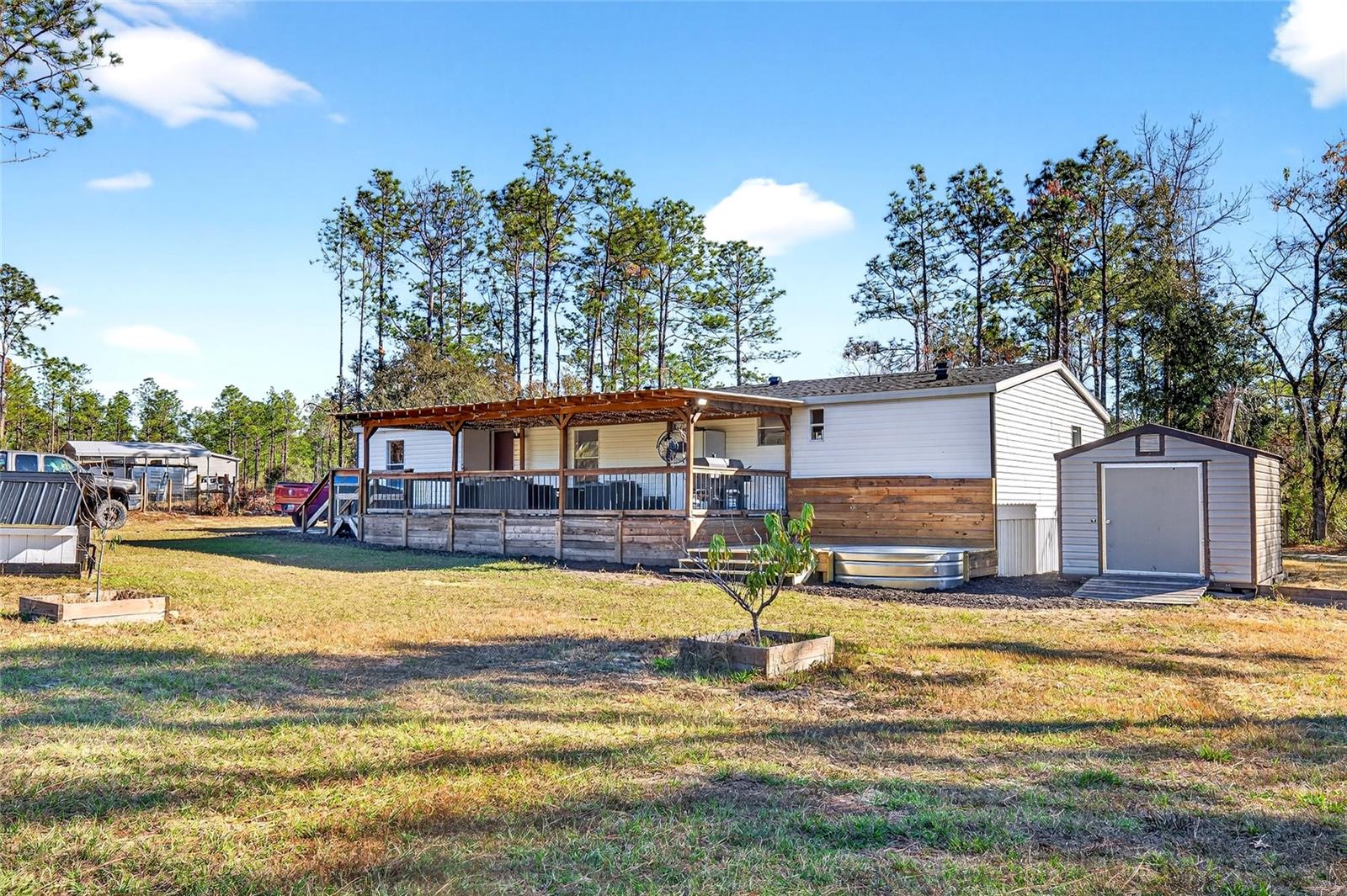 LAKE TROPICANA RANCHETTES 02 - Residential