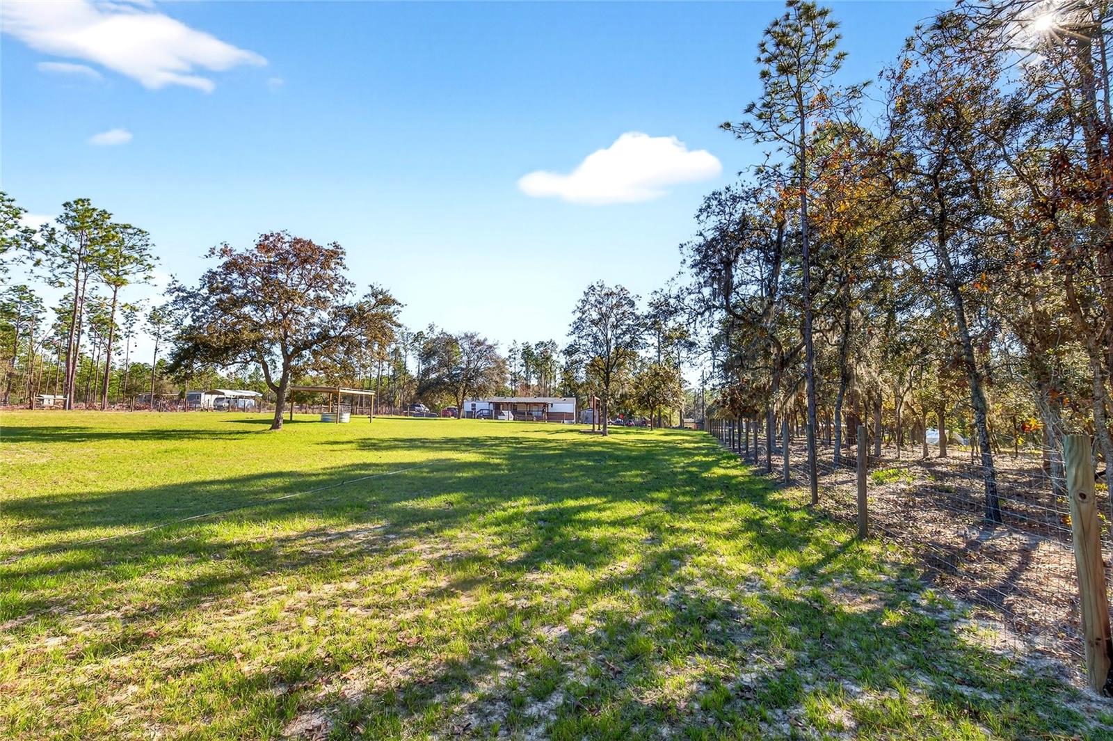 LAKE TROPICANA RANCHETTES 02 - Residential