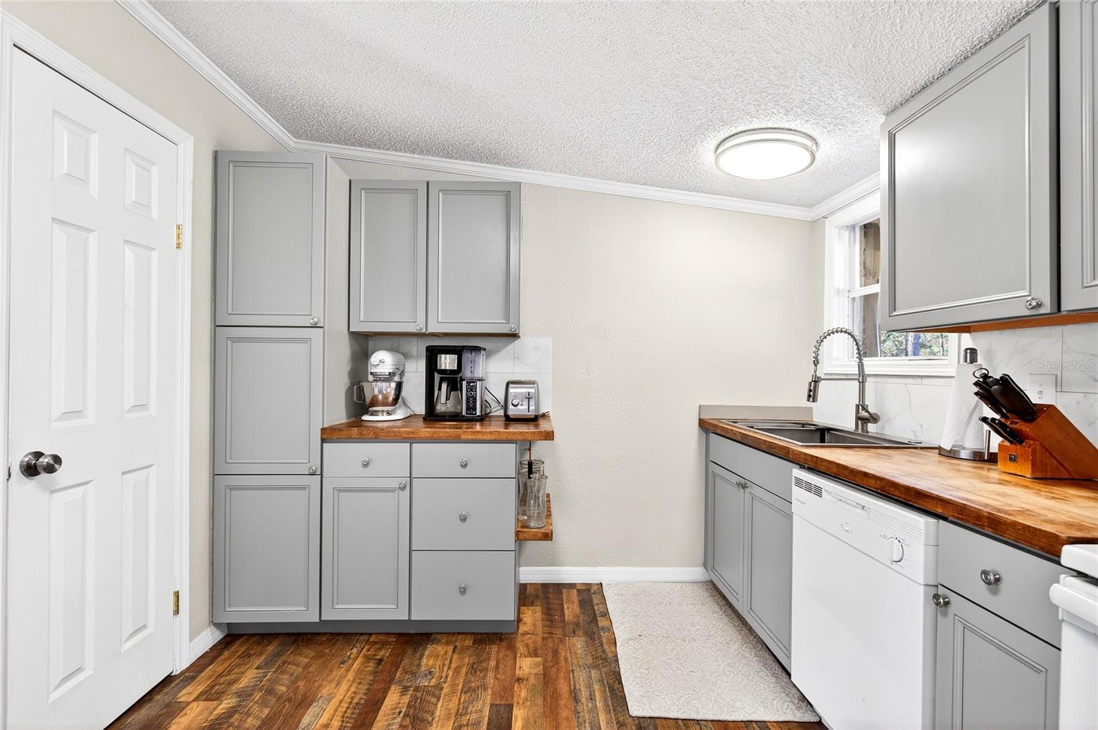 LAKE TROPICANA RANCHETTES 02 - Residential