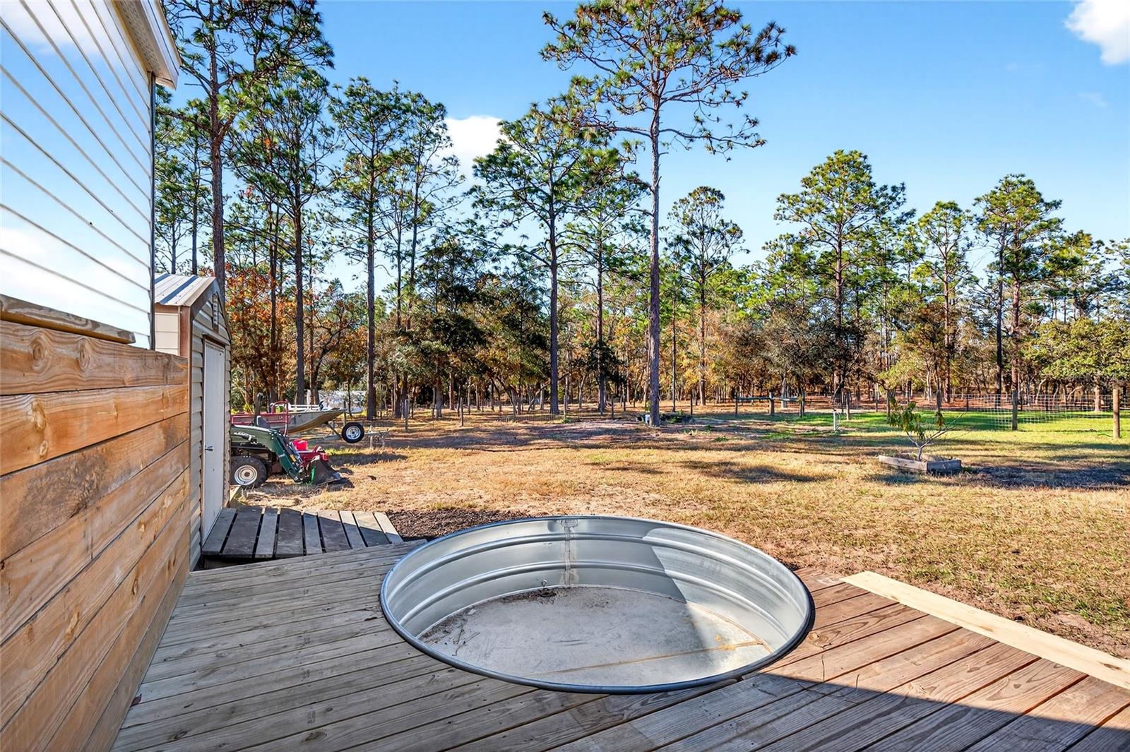 LAKE TROPICANA RANCHETTES 02 - Residential