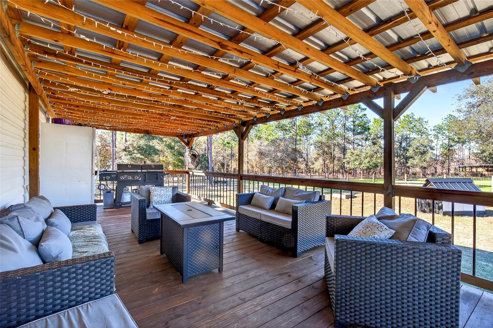 LAKE TROPICANA RANCHETTES 02 - Residential