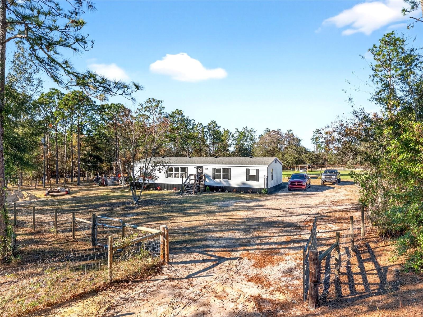 LAKE TROPICANA RANCHETTES 02 - Residential