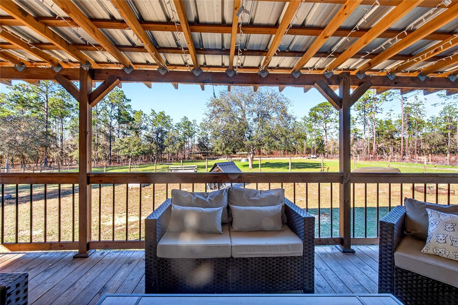 LAKE TROPICANA RANCHETTES 02 - Residential