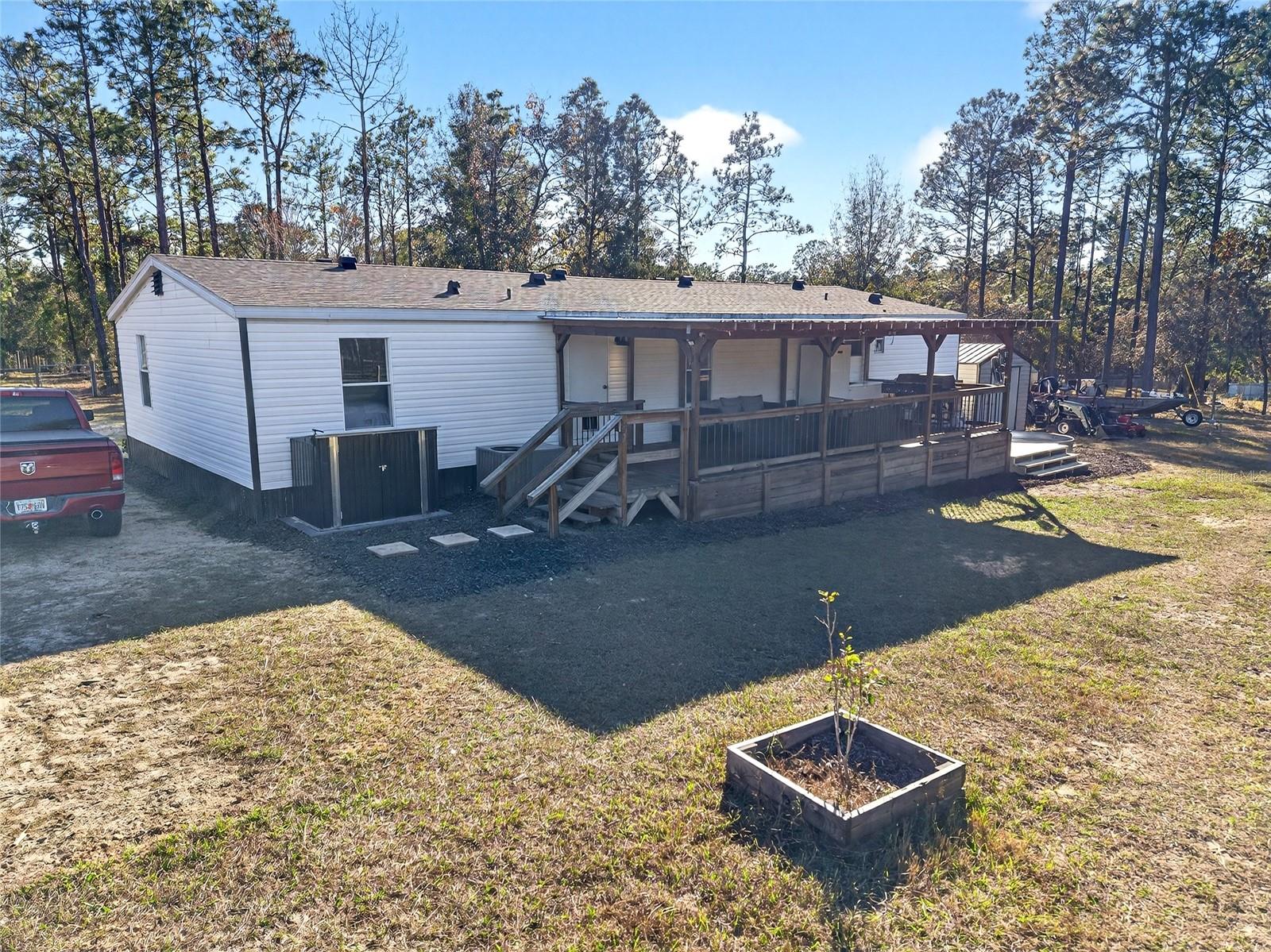 LAKE TROPICANA RANCHETTES 02 - Residential