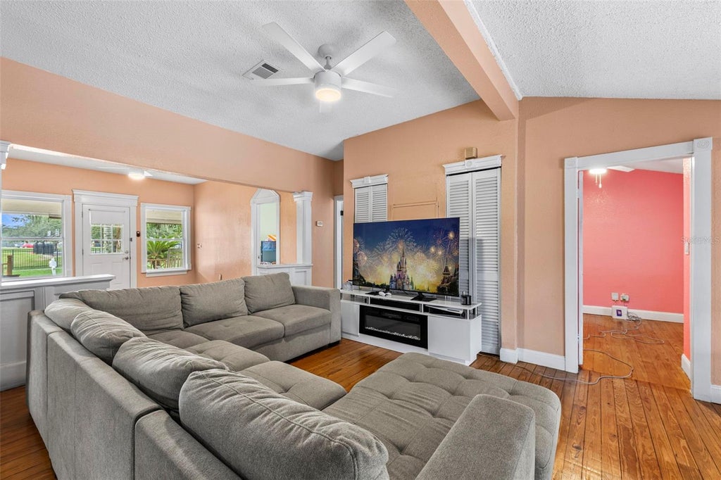 Photo of 1031 Waltham Avenue, Orlando, FL 32809 (MLS # O6439514)