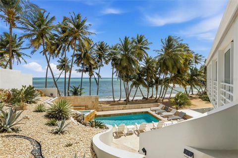 32 SHELL CASTLE HUMACAO  00791