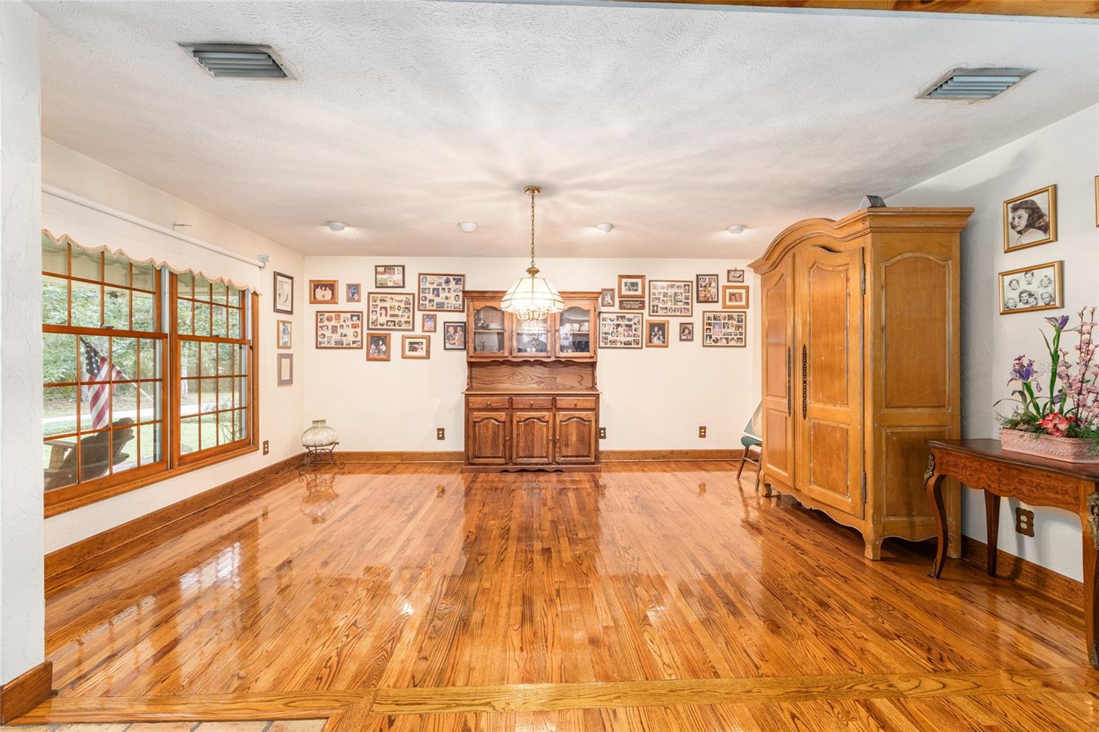 SUMMIT 02 - Residential