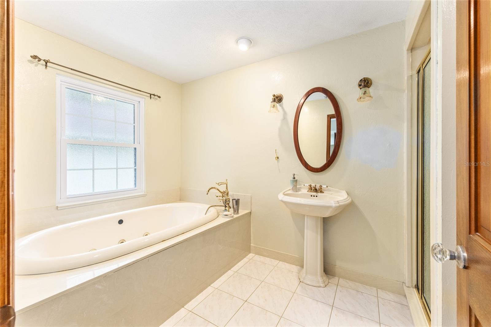 SUMMIT 02 - Residential