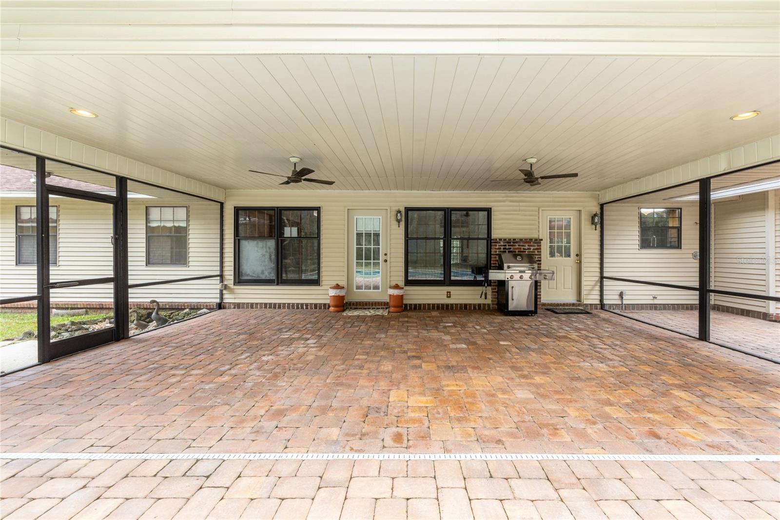 SUMMIT 02 - Residential