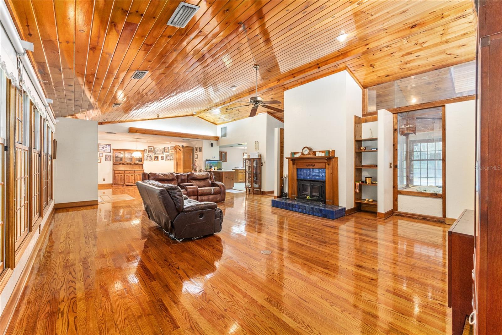 SUMMIT 02 - Residential