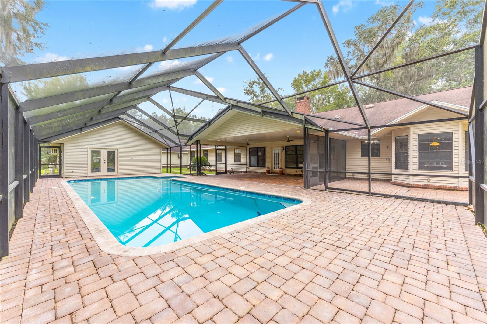 SUMMIT 02 - Residential