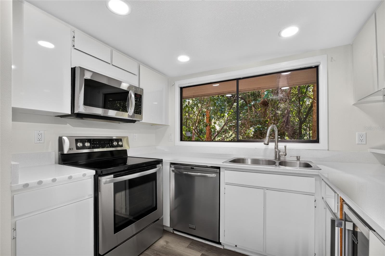 100 HIDDEN OAK DRIVE