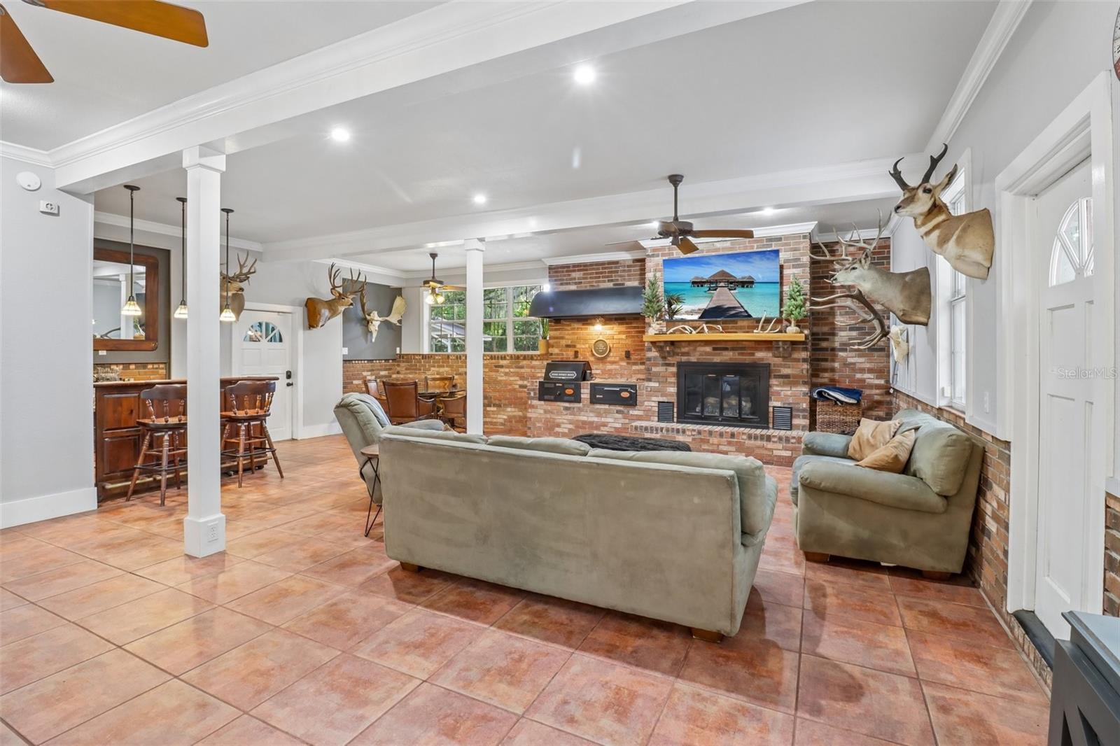 649 GLENWAY DRIVE