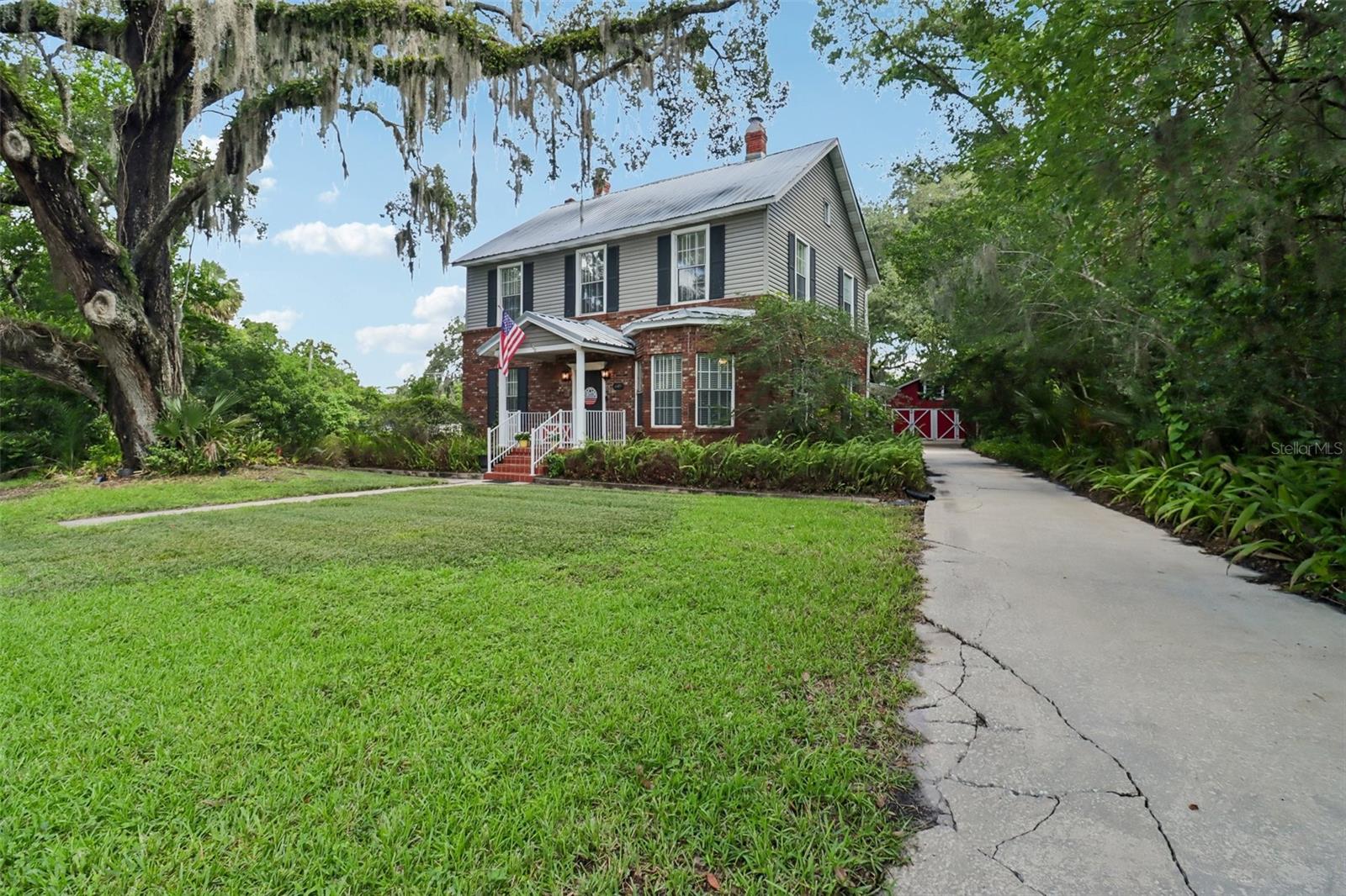 649 GLENWAY DRIVE