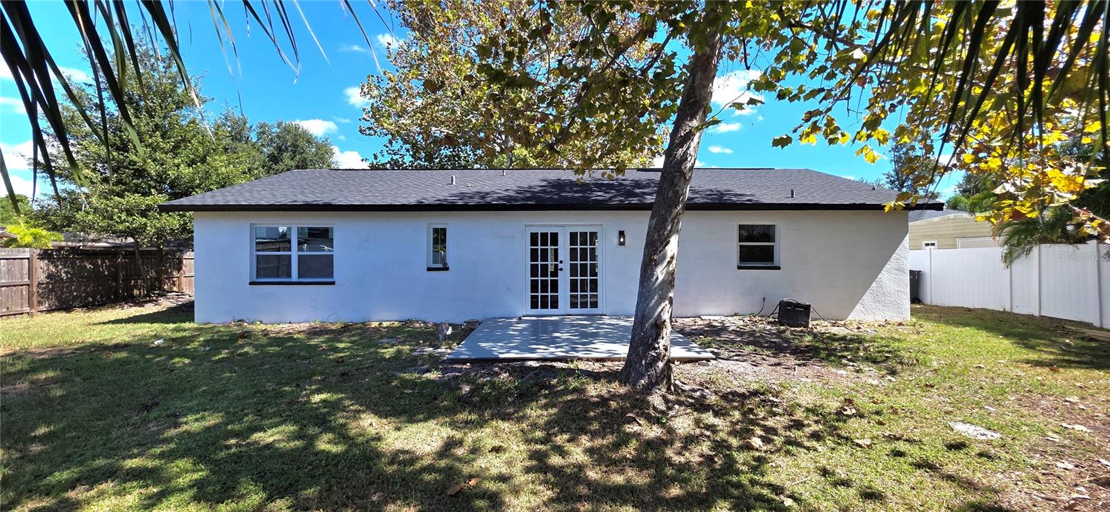 A REP OF LAS BRISAS & LAS - Residential