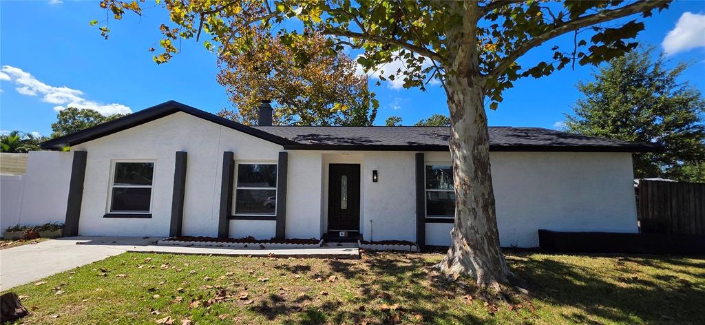 Photo of 3206 Las Brisas Drive, Riverview, FL 33578 (MLS # TB8439944)