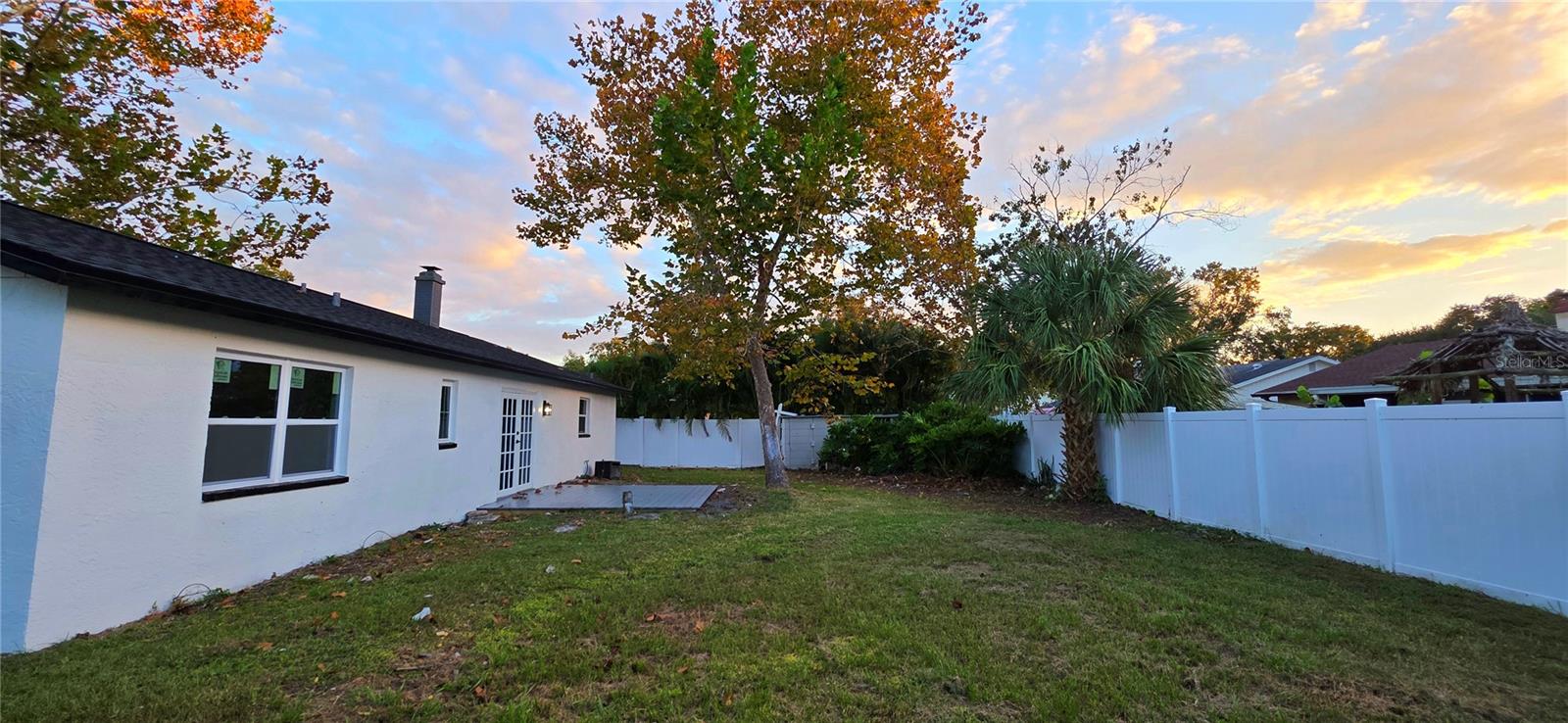 A REP OF LAS BRISAS & LAS - Residential