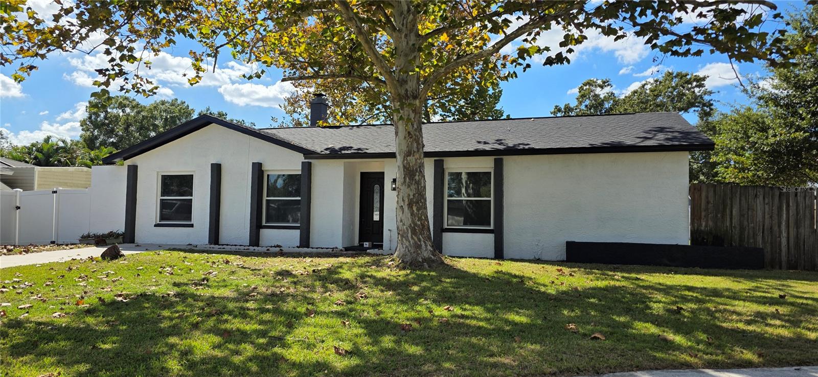 A REP OF LAS BRISAS & LAS - Residential