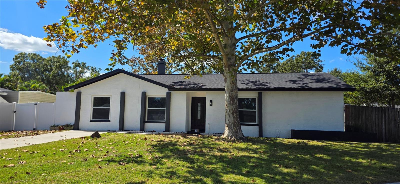 3206 LAS BRISAS DRIVE