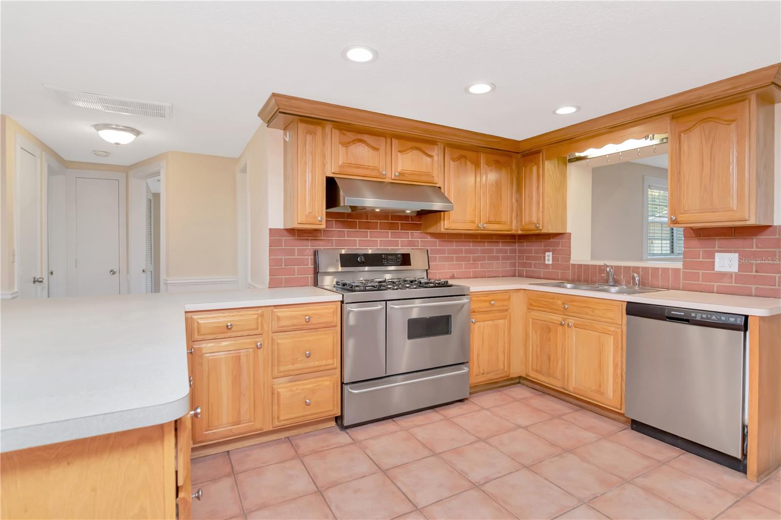 LAKEWOOD RANCHES - Residential