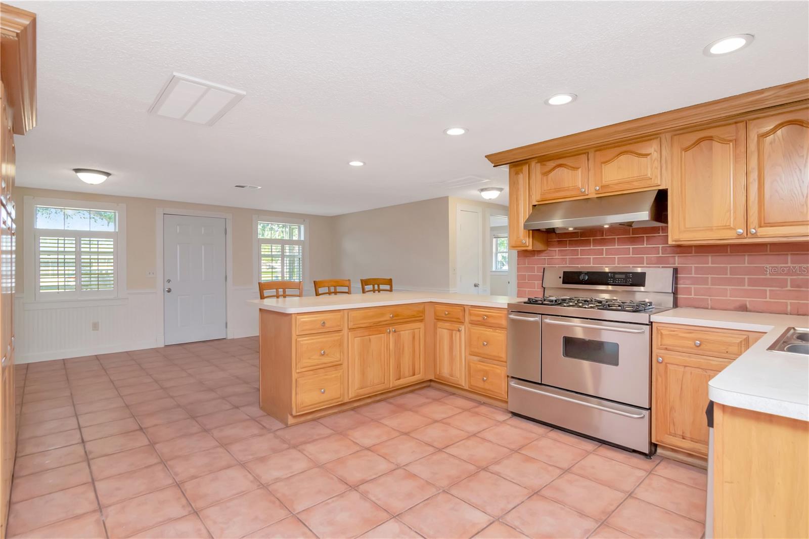 LAKEWOOD RANCHES - Residential