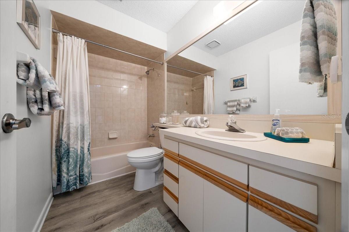 RIVER COVE LANDINGS CONDO - Residential