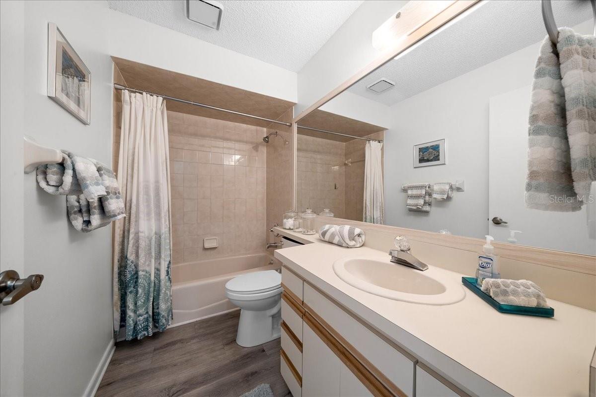 RIVER COVE LANDINGS CONDO - Residential