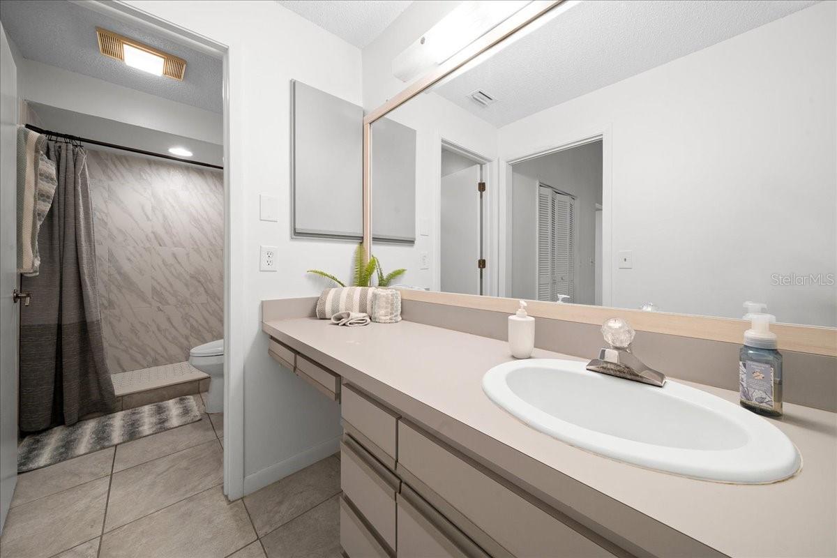 RIVER COVE LANDINGS CONDO - Residential