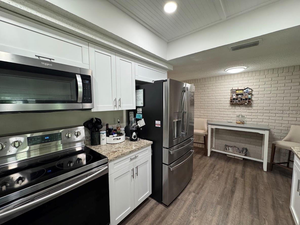 BEACON WOODS VILLAGE - Residential Lease