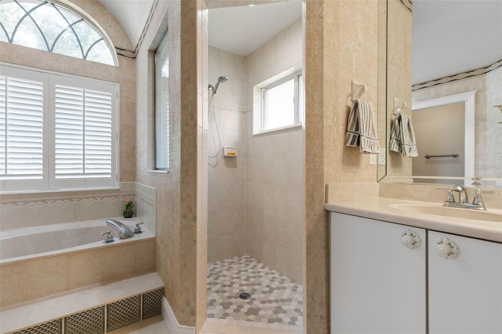 FRONT STREET/GRAND HAVEN PH 06 - Residential