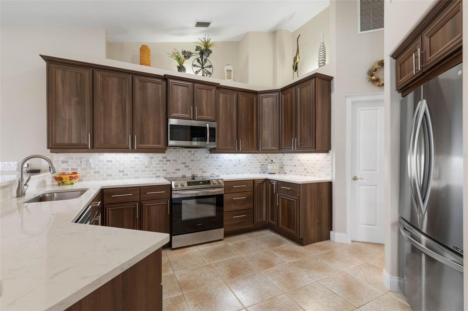 FRONT STREET/GRAND HAVEN PH 06 - Residential