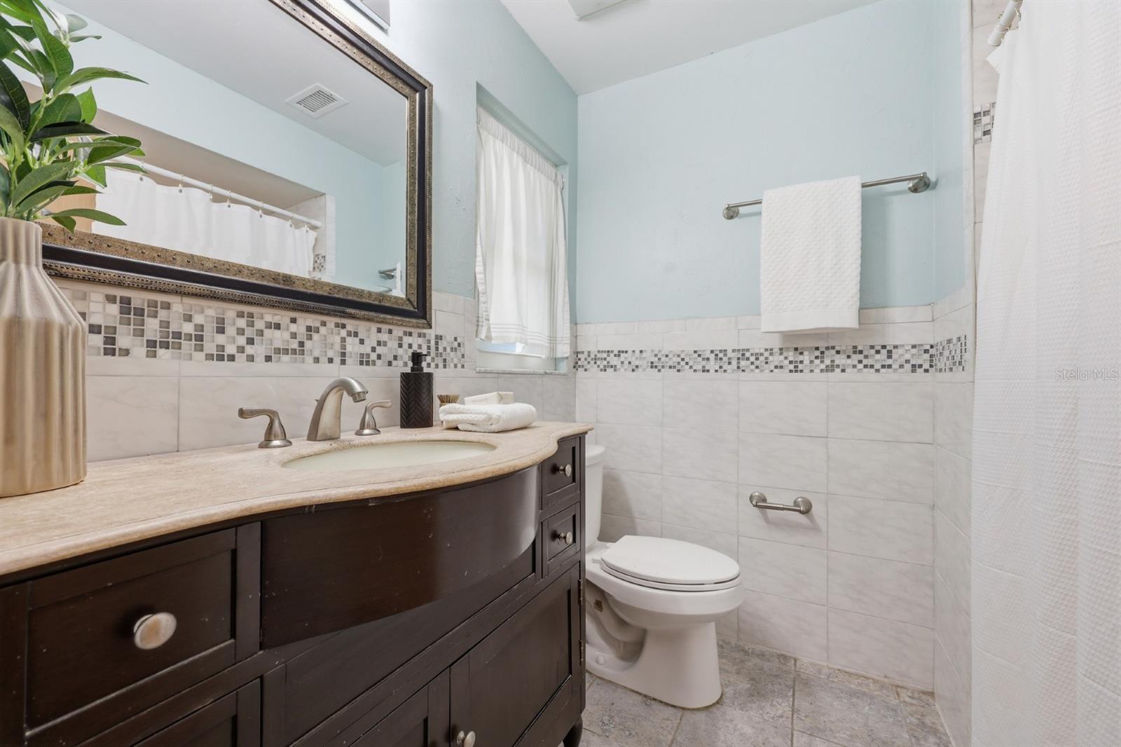 OAK CREST ESTATE - Residential