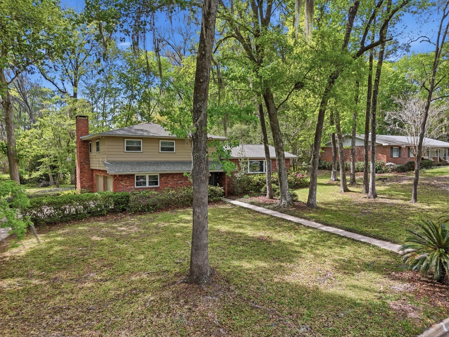 OAK CREST ESTATE - Residential