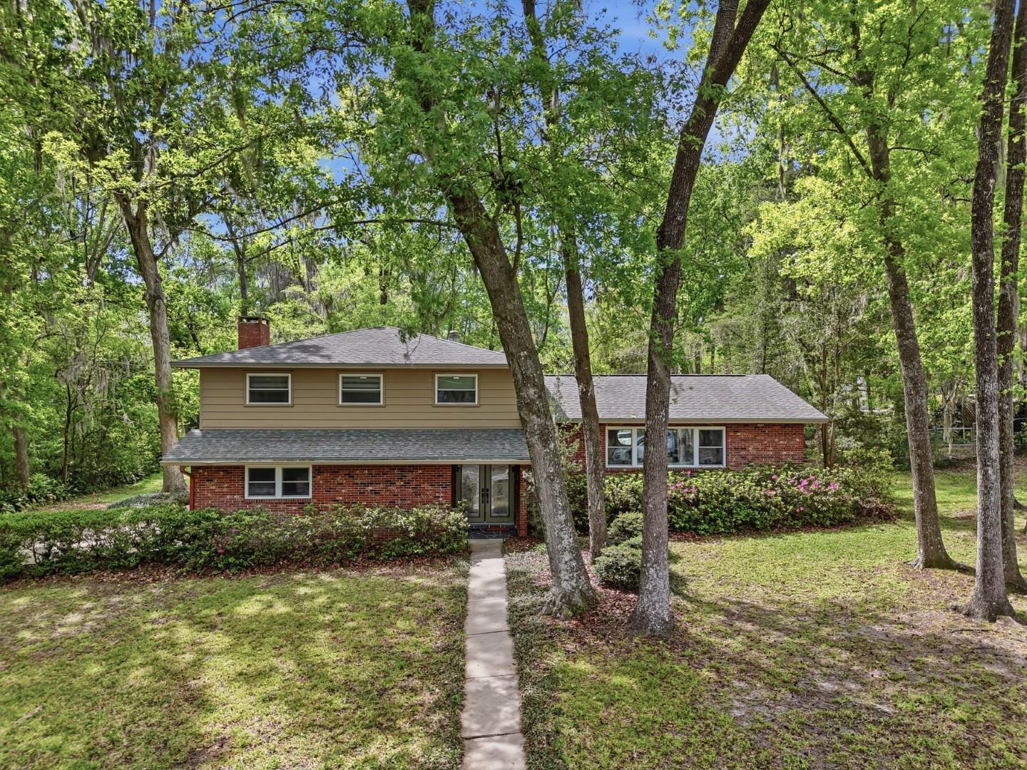 OAK CREST ESTATE - Residential