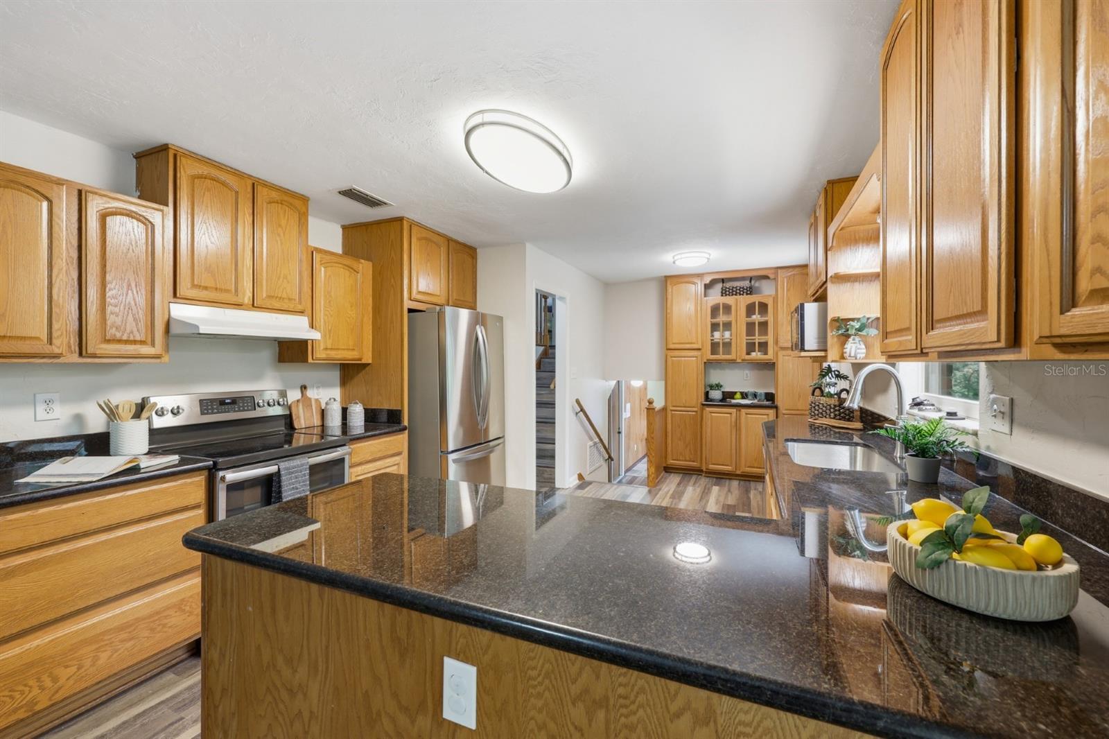 OAK CREST ESTATE - Residential