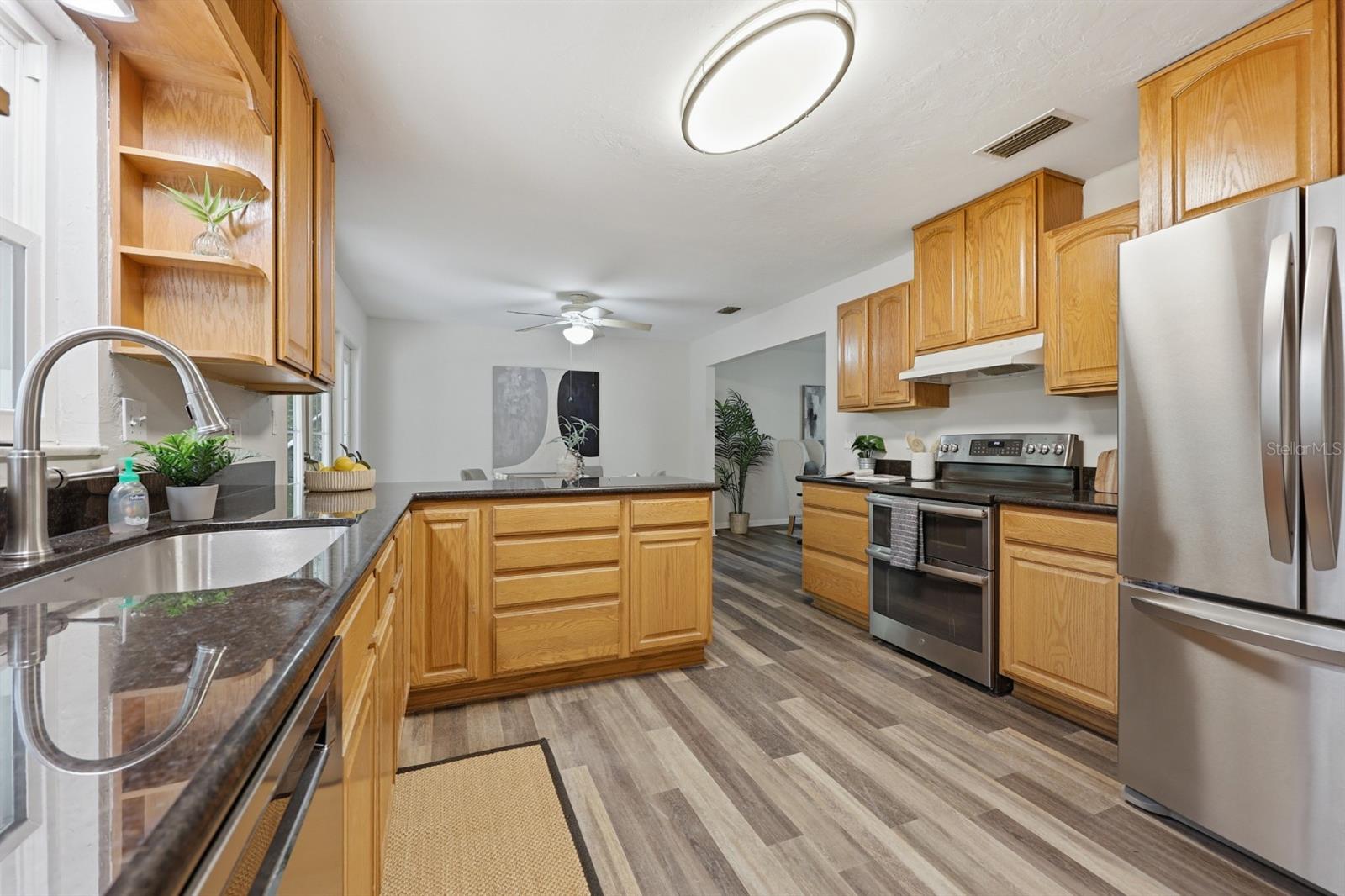 OAK CREST ESTATE - Residential