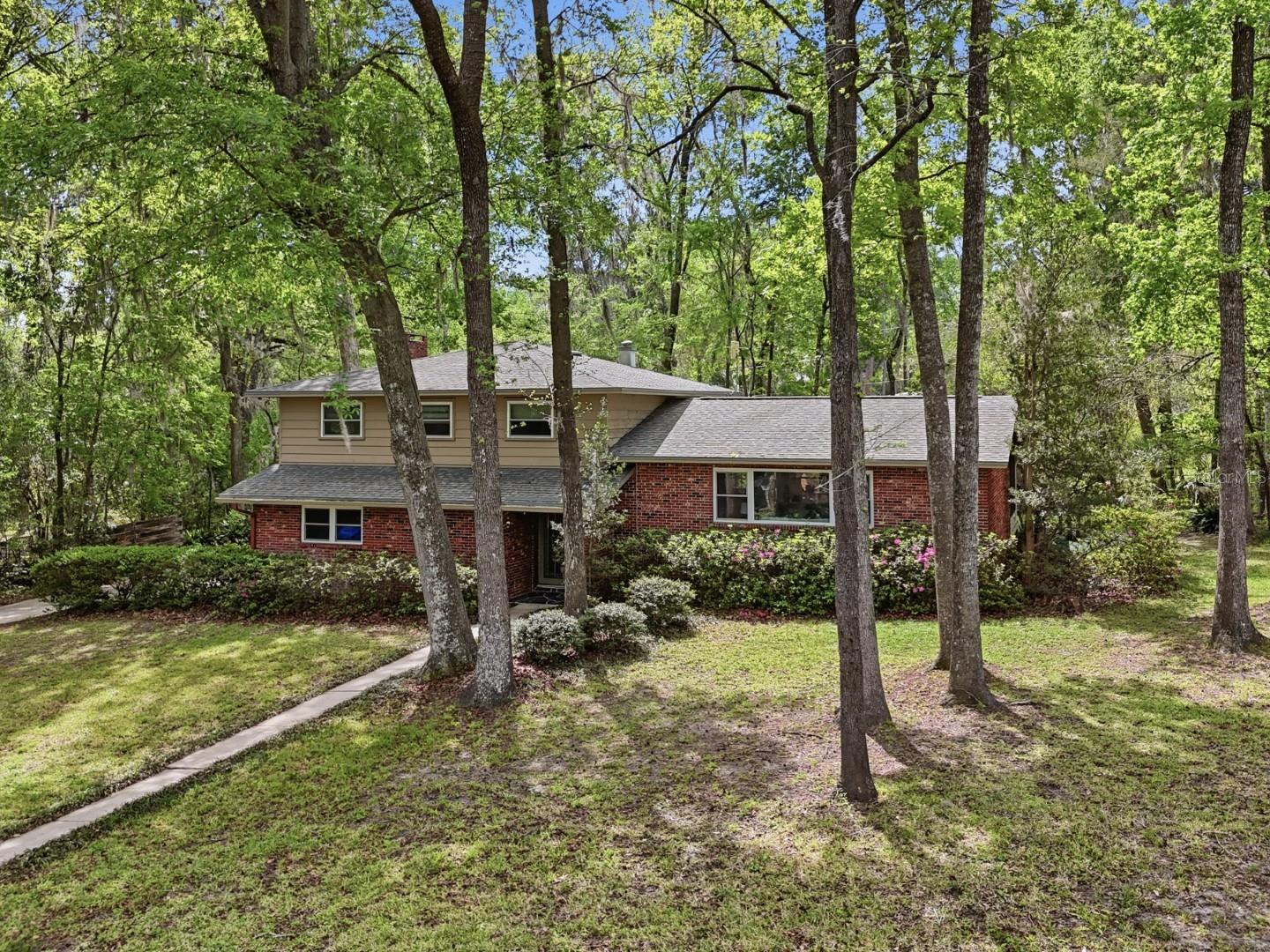 OAK CREST ESTATE - Residential