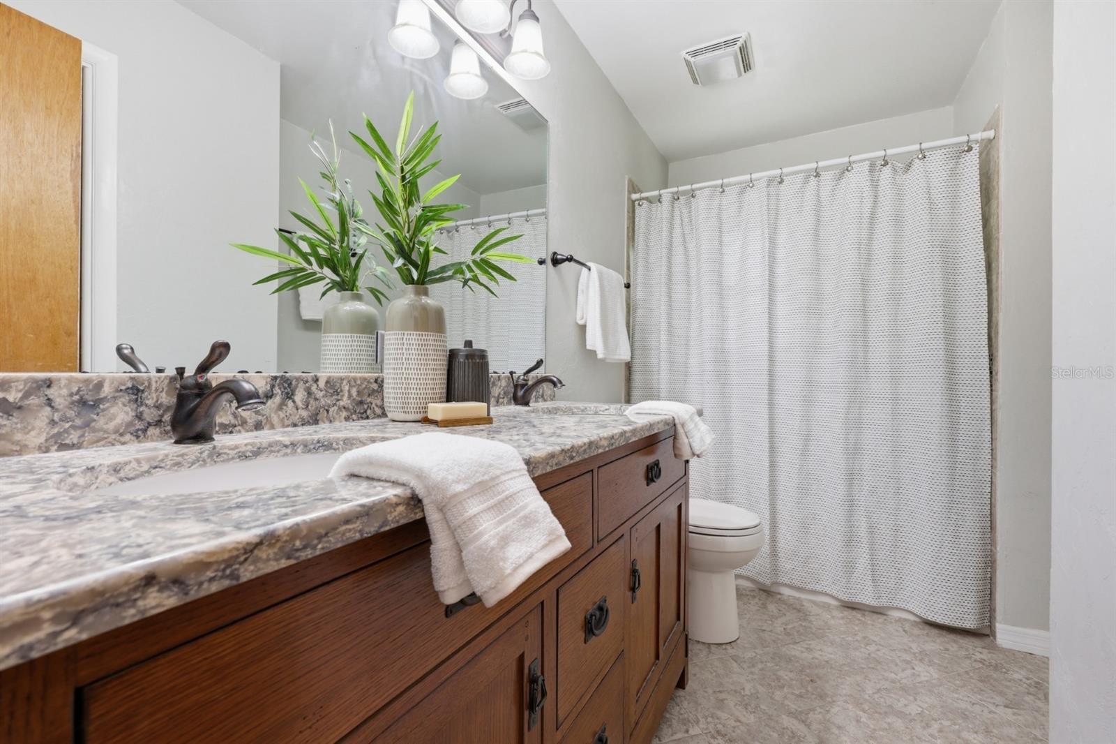 OAK CREST ESTATE - Residential