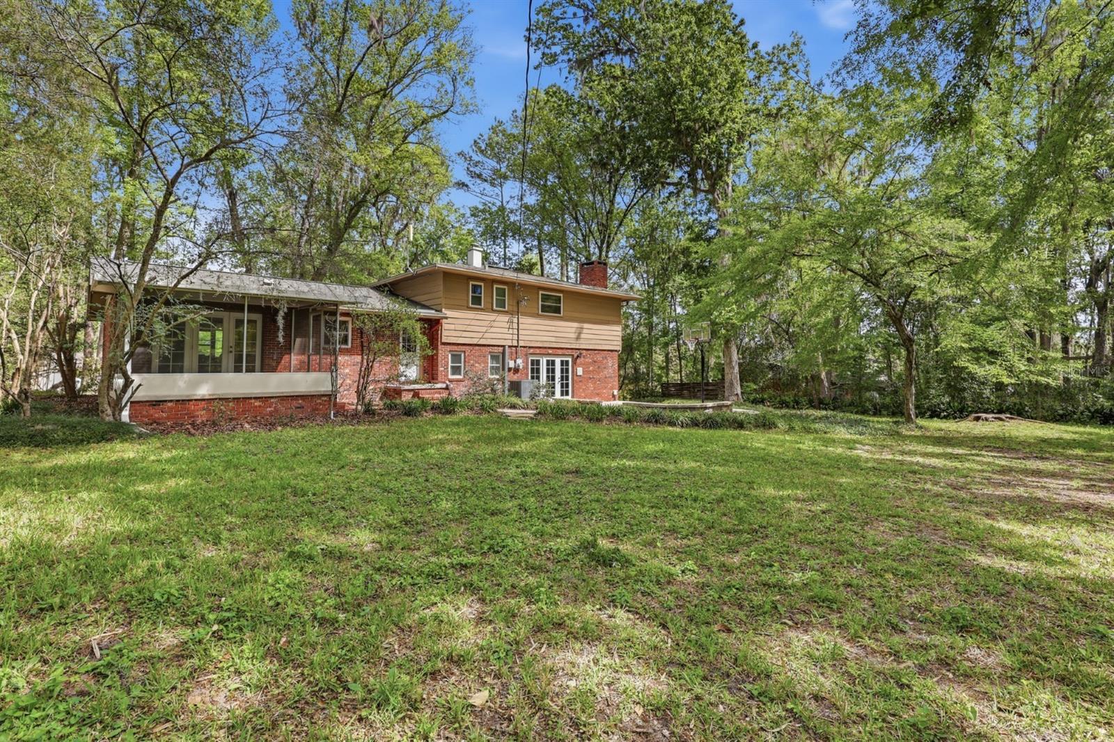 OAK CREST ESTATE - Residential